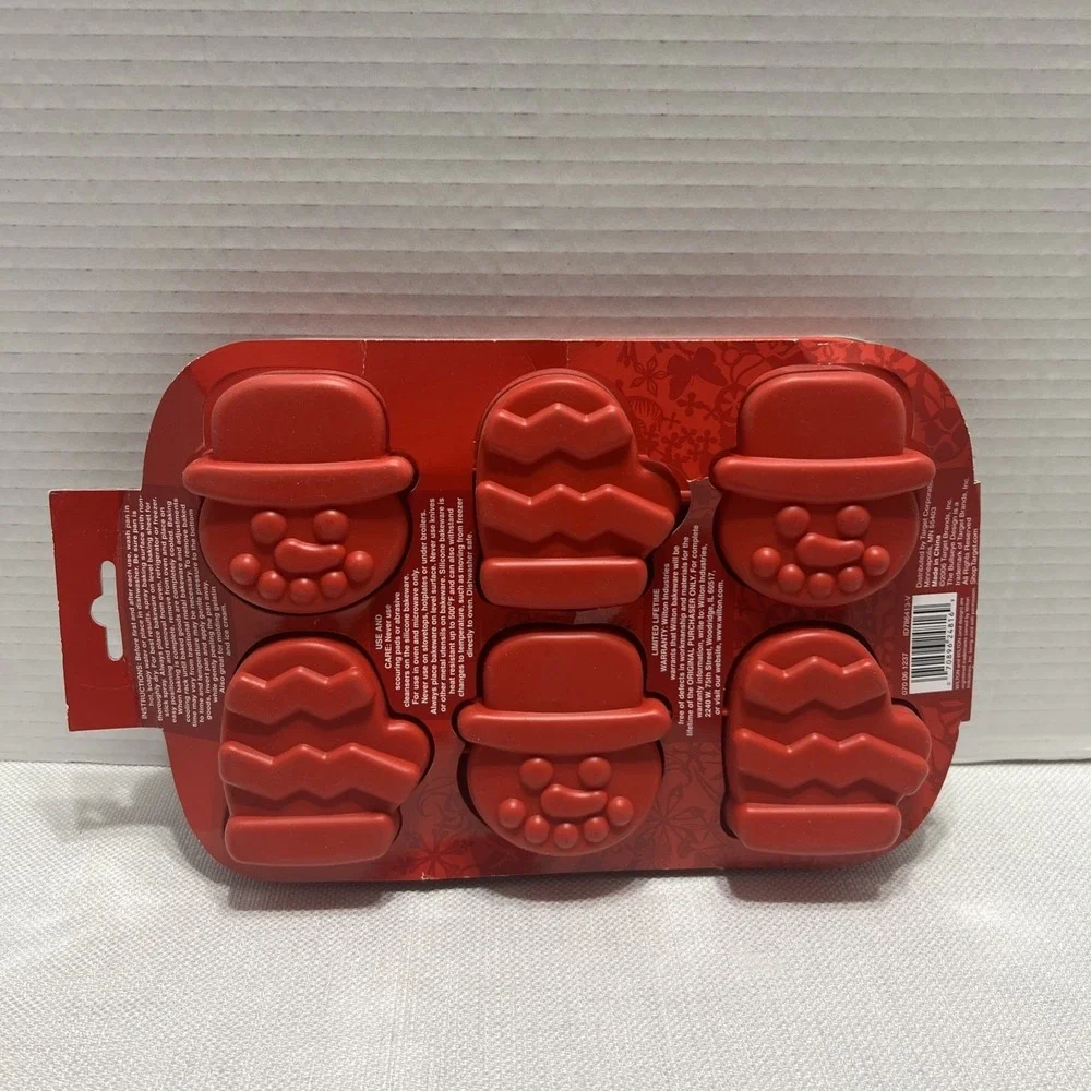 Wilton 6 Cavity Red Sillcone Muffin Pan Snowman Mitten Christmas/Holidays/Winter
